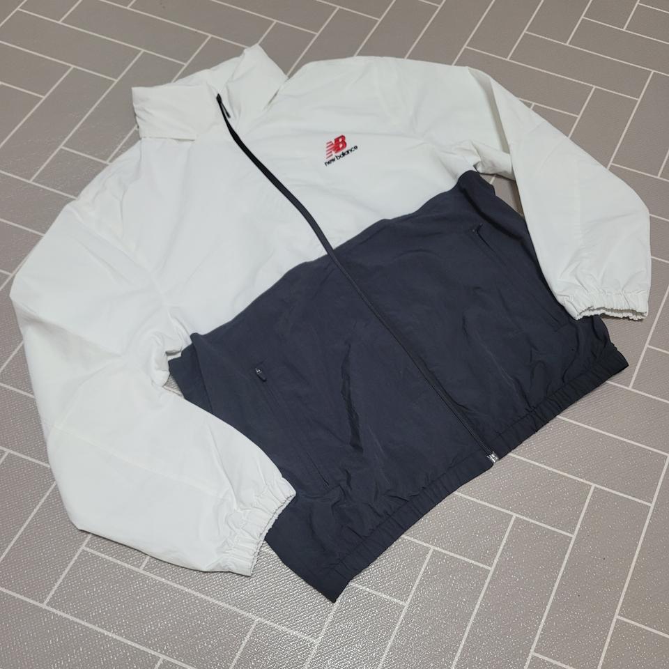 뉴발란스 에센셜 윈드브레이커 집업 자켓 L (100)