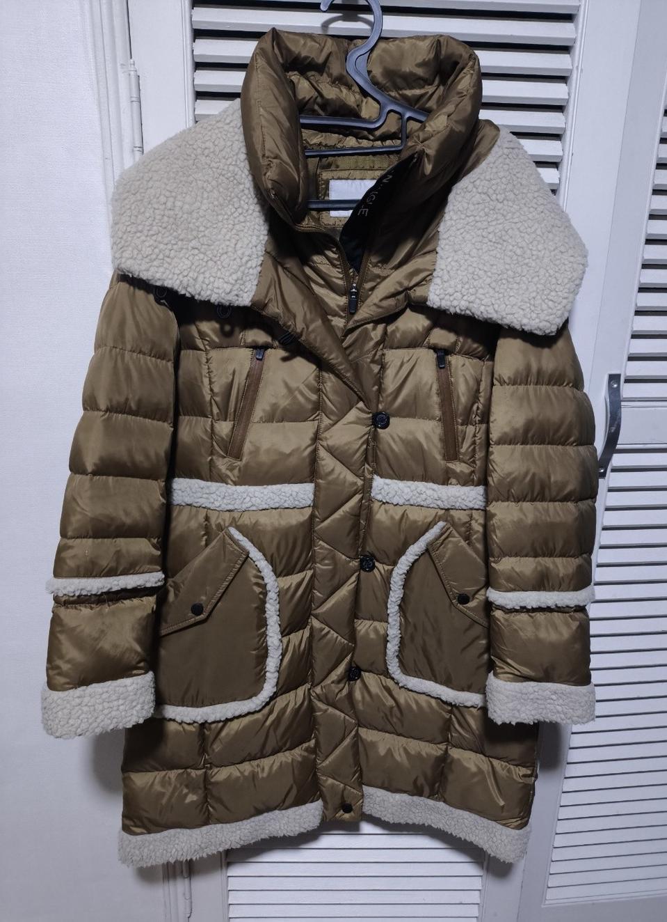 여105 와이드앵글 패딩코트