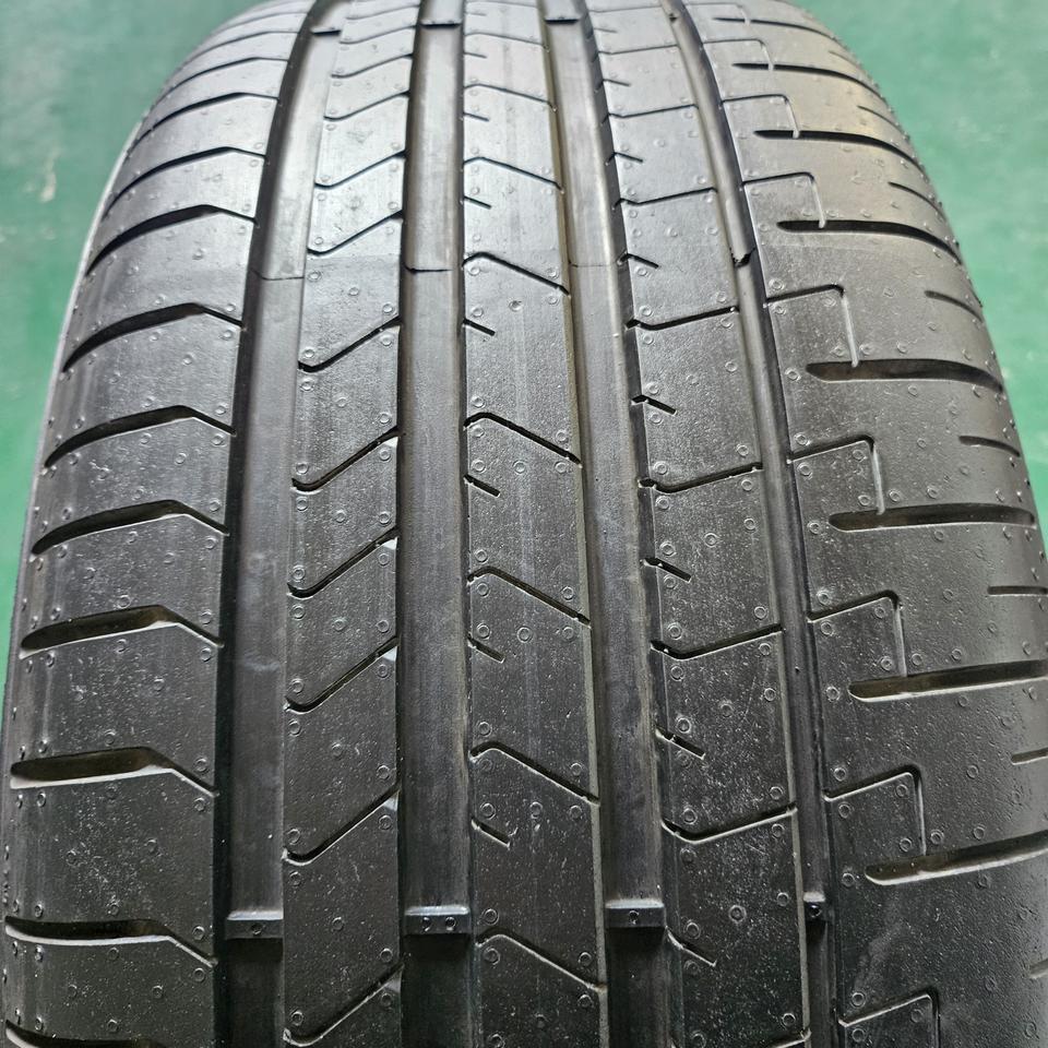 245 45 19 피렐리 임판급 중고타이어 팝니다