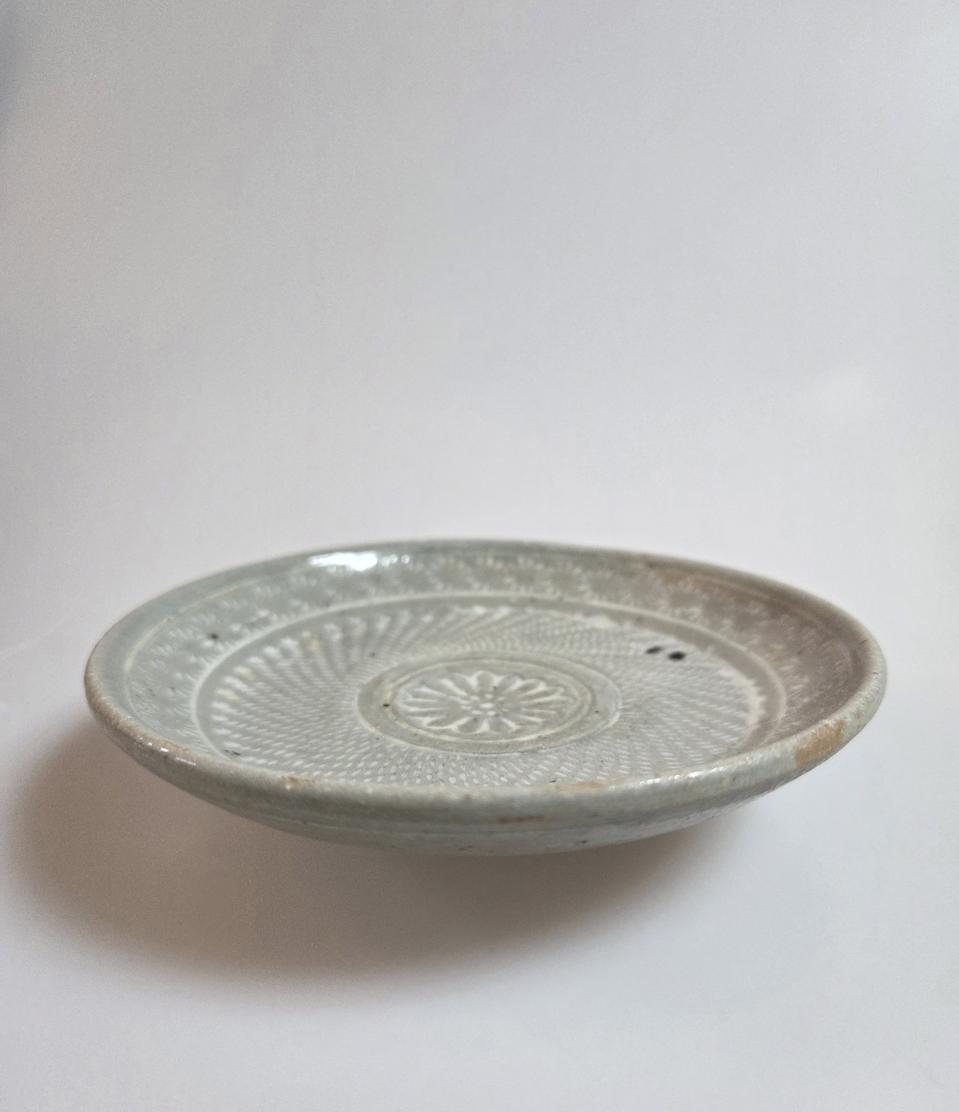 고미술품 조선초기 분청인화국화문접시