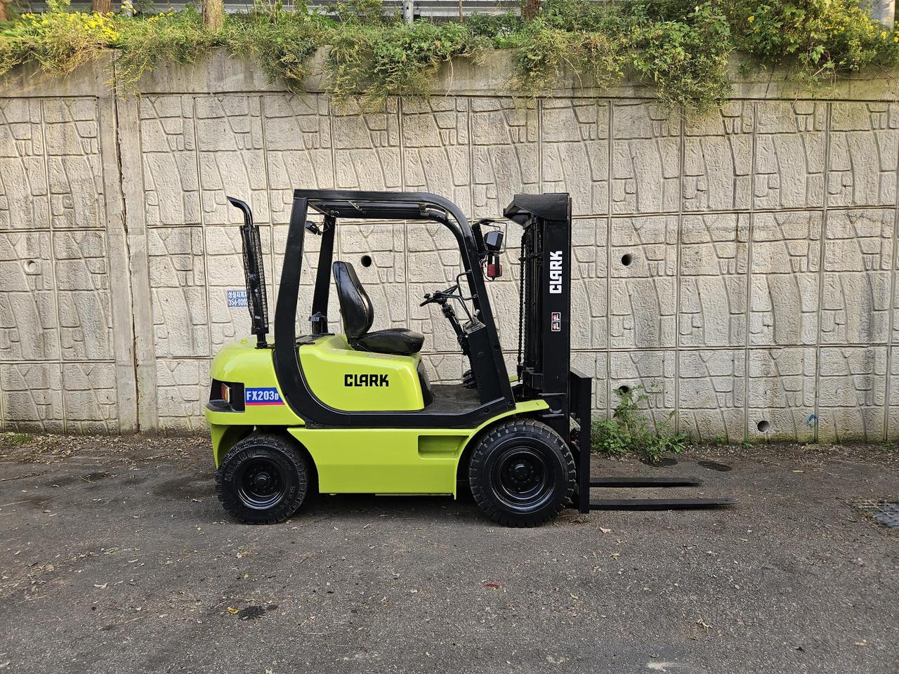 (중고지게차) 삼성 클라크 FX203D 디젤 2톤 지게차