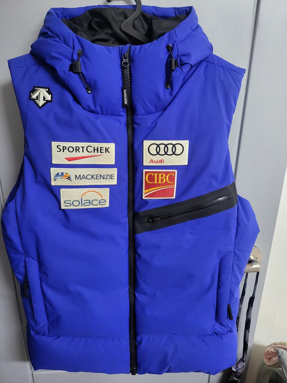 데상트 스위스 스키팀 패딩조끼 105