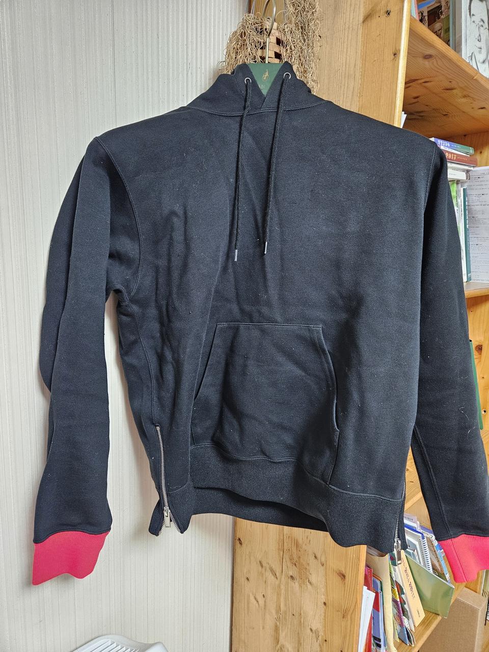 일본 하이 스트릿 브랜드 | 소프넷 블랙 후드티 빨간색 소매