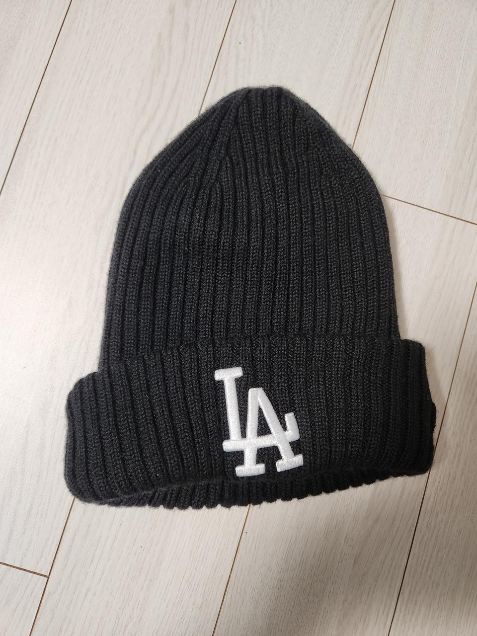 New Era 뉴에라 블랙 비니(새상품급)free사이즈보풀 오염 하자