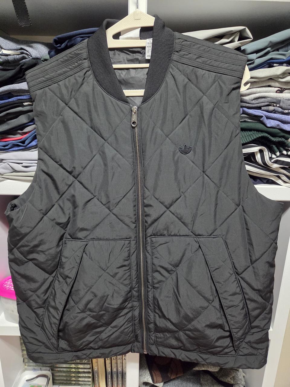 아디다스 퀄팅 조끼 105