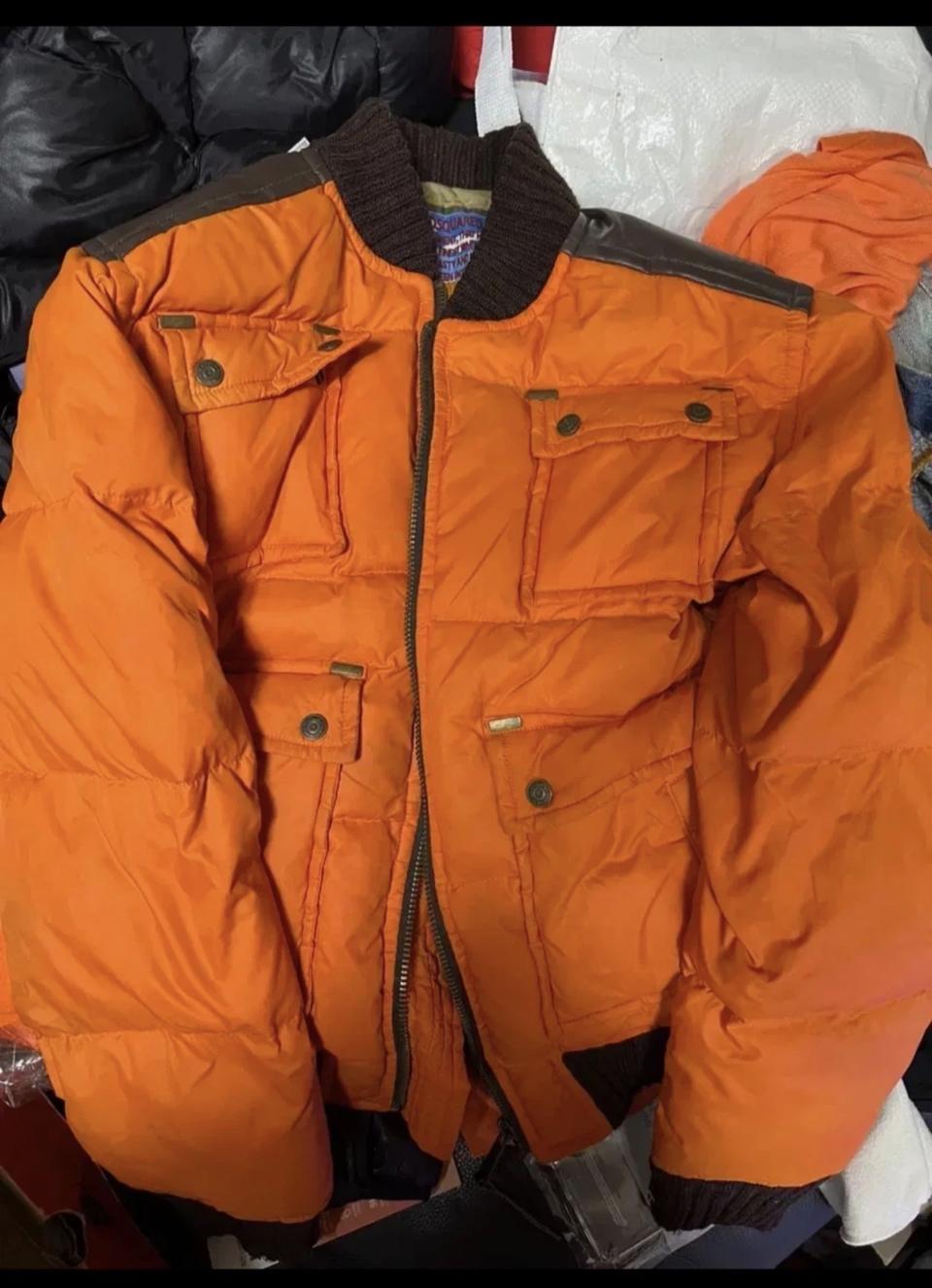 디스퀘어드 콜마이너 오렌지패딩 48