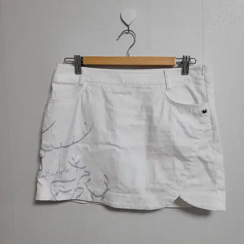 와이드 앵글 스커트