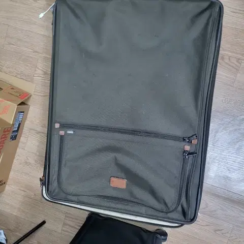 투미 28인치 화물캐리어 이민가방