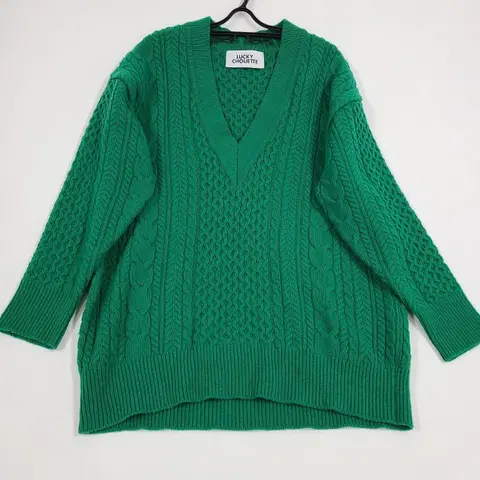 럭키슈에뜨 브이넥 케이블 니트 66-77