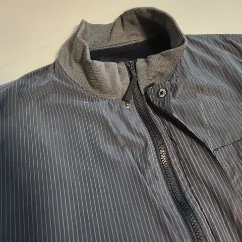 아르마니 꼴레지오니 남성 바람막이 자켓