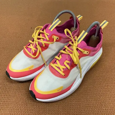 나이키 에어 맥스 디아 SE 레이저 푸시아 230 G08966
