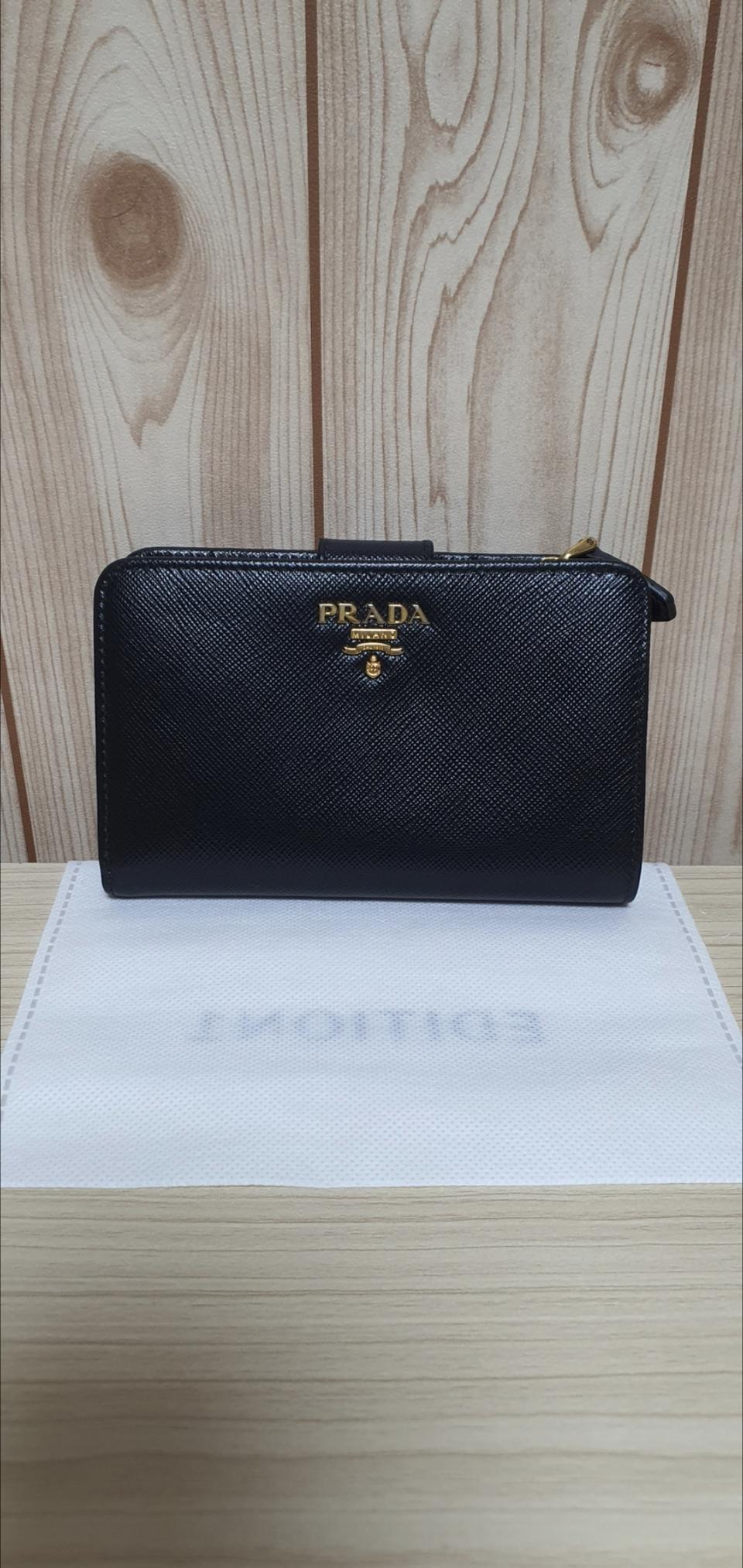 프라다 사피아노 반지갑/지갑 정품S급(감정O)