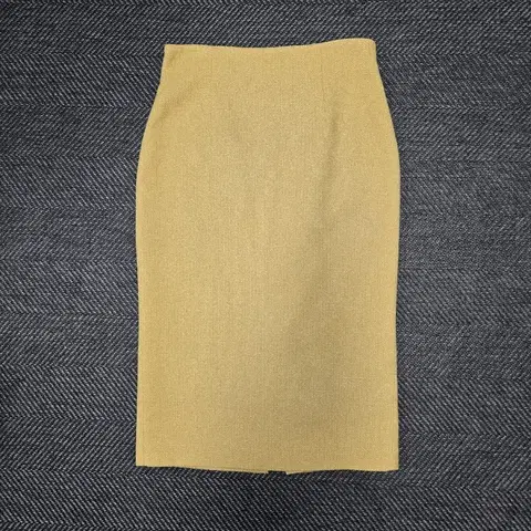 모조에스핀 23ss 옐로우 H라인 스커트