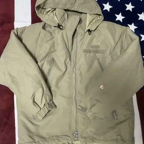 유니폼브릿지 프리마로프트 패딩