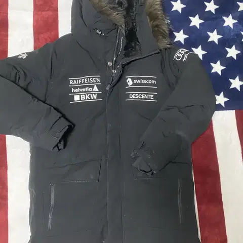 데상트 스위스 스키 다운패딩