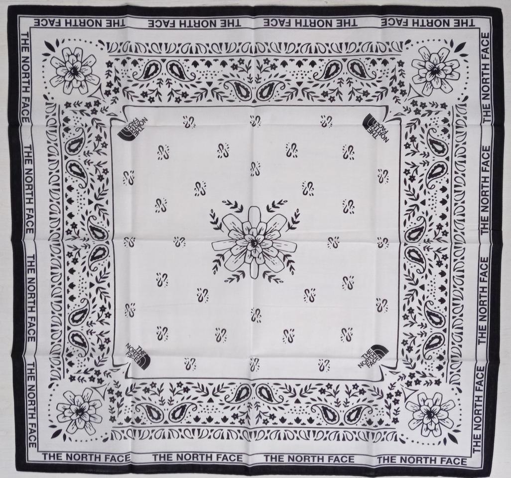 노스페이스 페이즐리 반다나 손수건