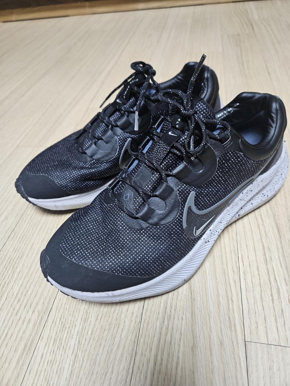 나이키 에어 줌 윈플로 8쉴드 290