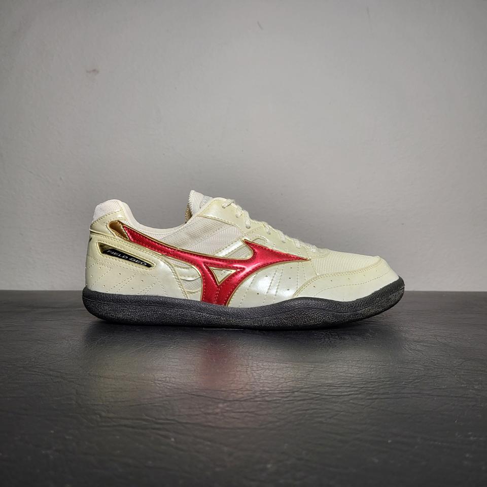 미즈노 운동화 240m
