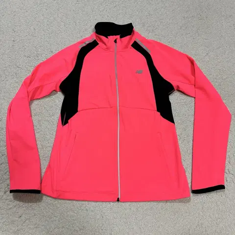 뉴발란스 집업 m 95