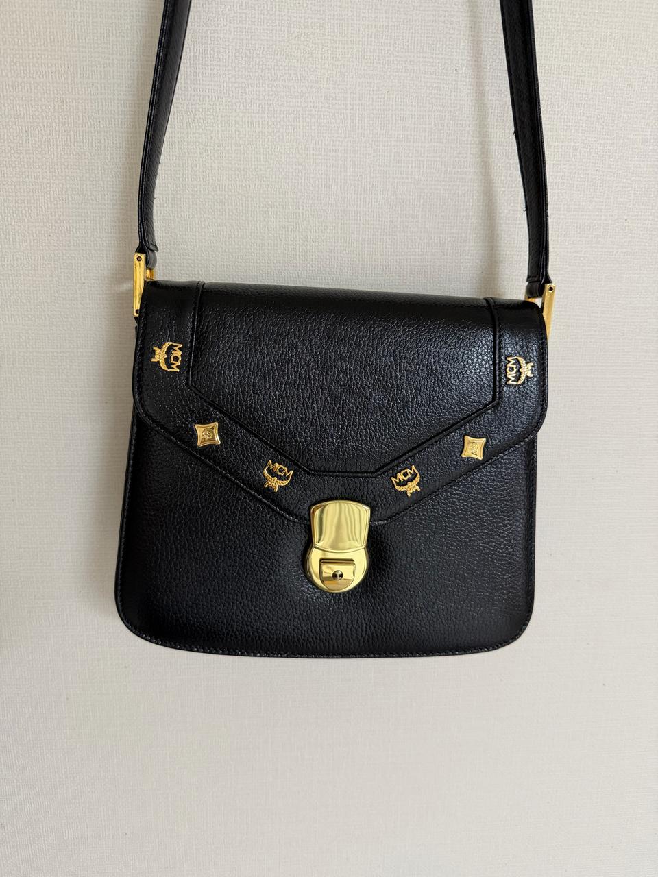 MCM 금장 숄더백