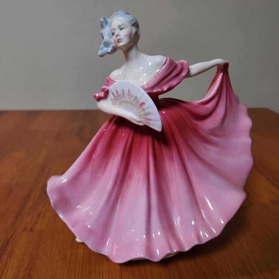 1990년 영국 로얄덜튼 페기데이비스 일레인 피겨린.