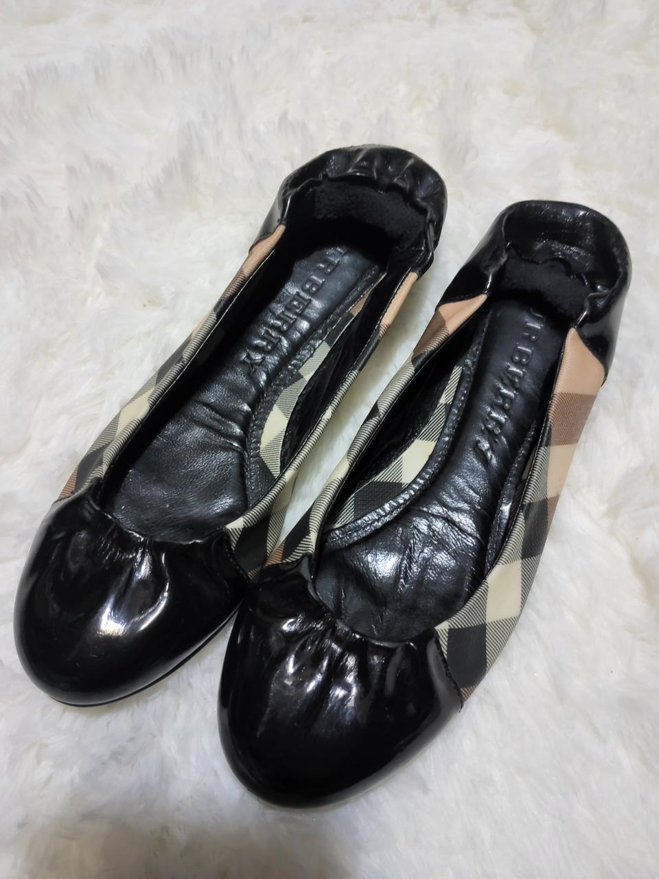 버버리 헤링본 플랫슈즈35,5(정품)