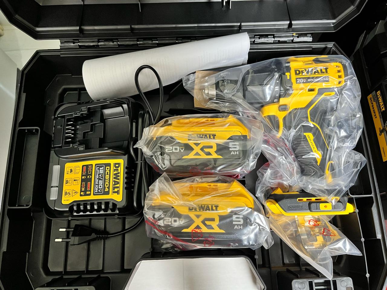 디월트 해머드릴 dcd709p2