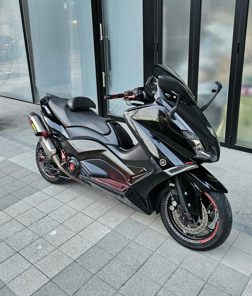 풀튜닝 티맥스 530 블랙맥스 팝니다.