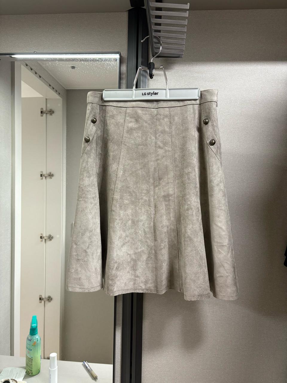 샤넬 스웨이드 플레어스커트