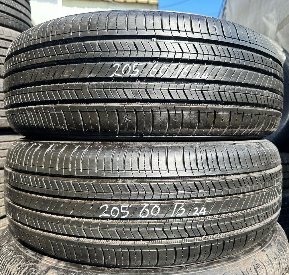 205 60 16금호중고타이어2개2056016