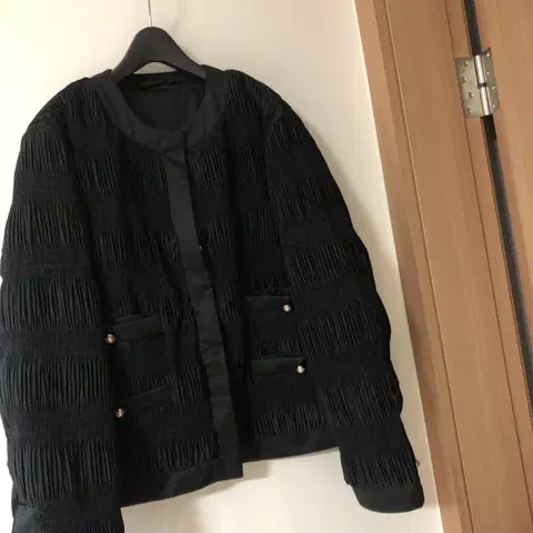 플리츠 주름 경량 패딩 자켓 점퍼 간절기 결혼식 하객룩 타임마인시스템