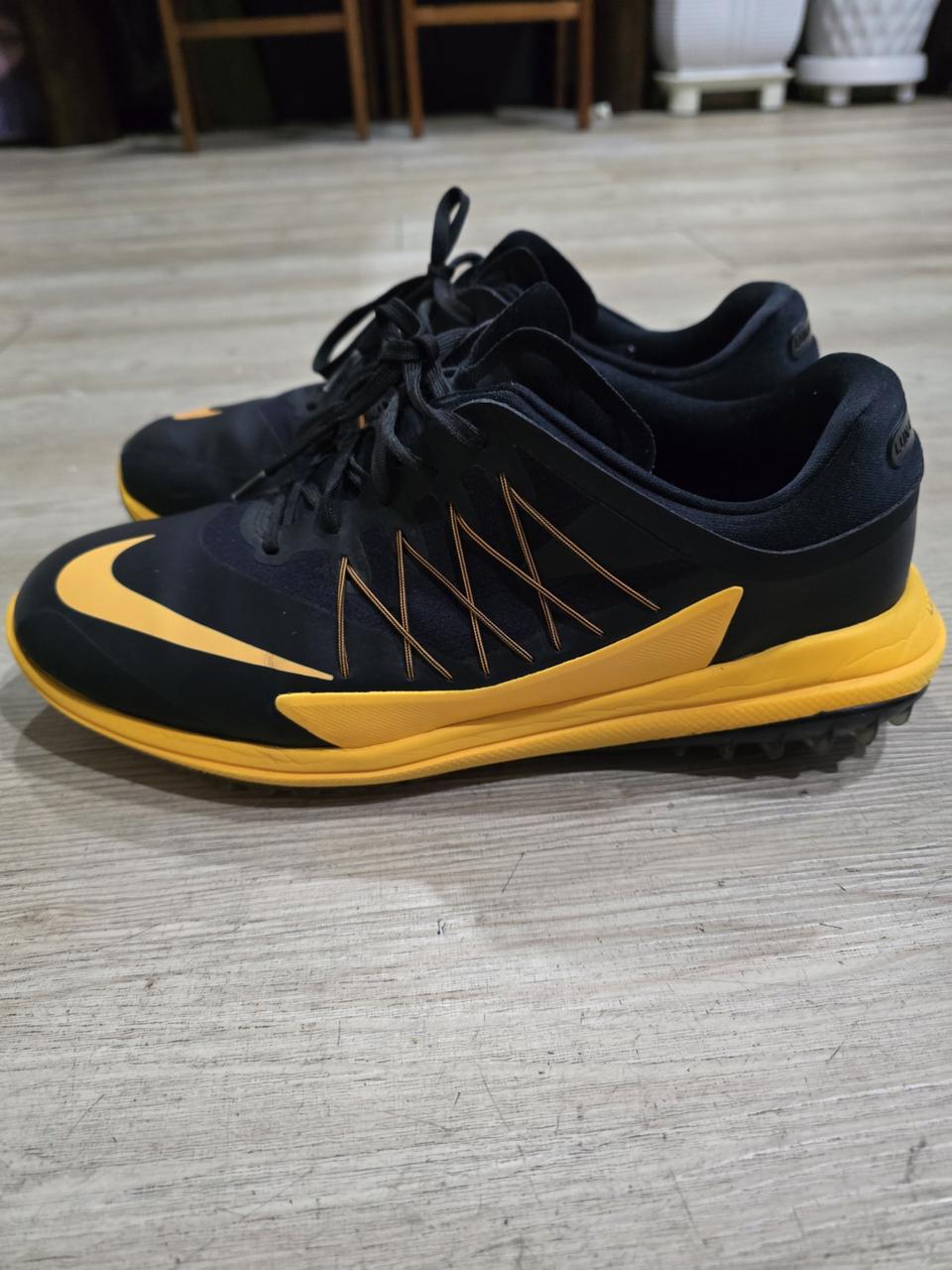 나이키 골프 루나 컨트롤 베이퍼 스파이크리스 골프화 270nm