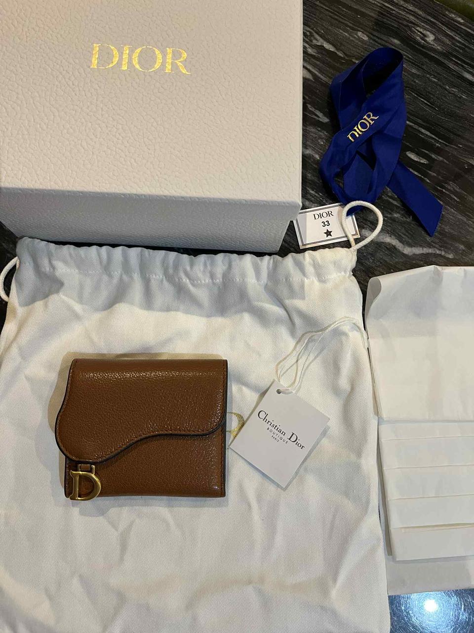 [새상품] 디올 새들 로터스 반지갑 신세계 구매