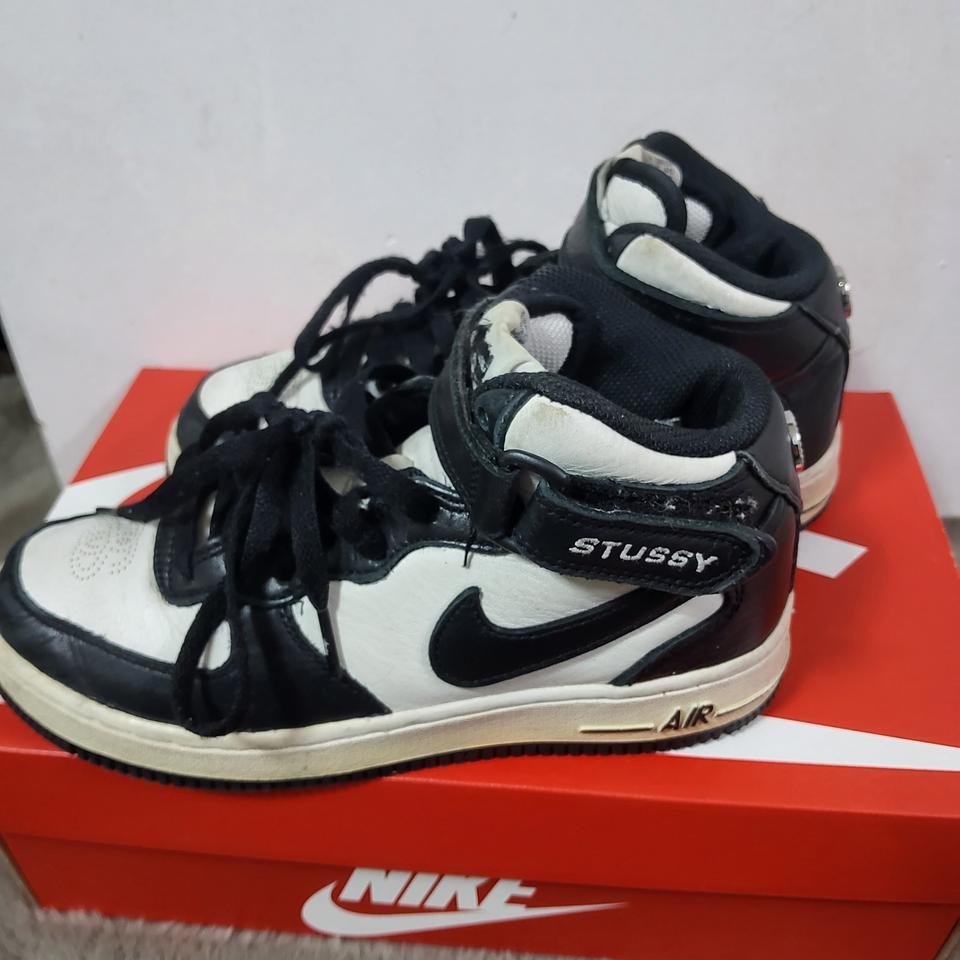 나이키 스투시 에어포스 미드 1 검흰 230 스니커즈 농구화