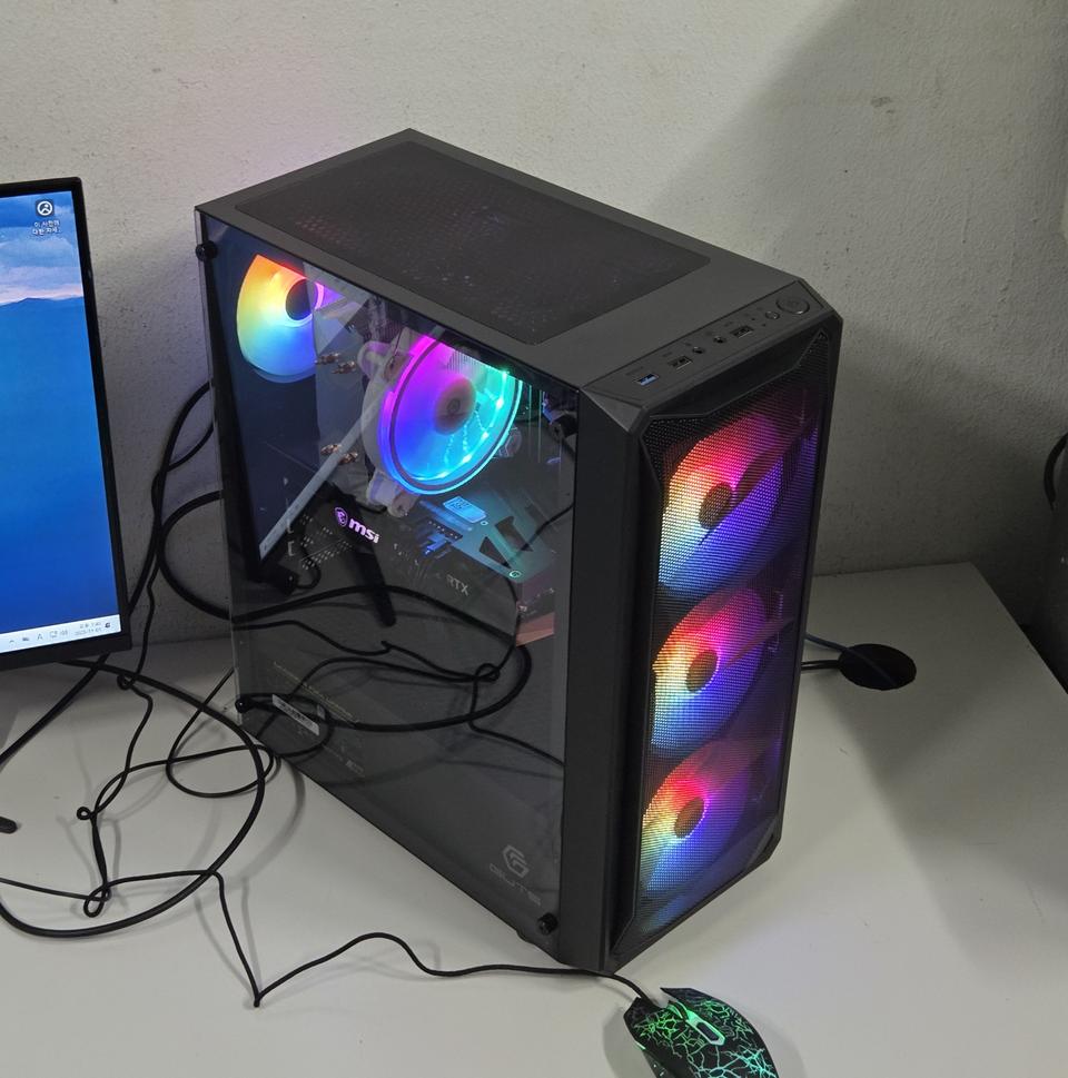 LG컴퓨터 고사양 i7-13700 사무용 본체와 모니터