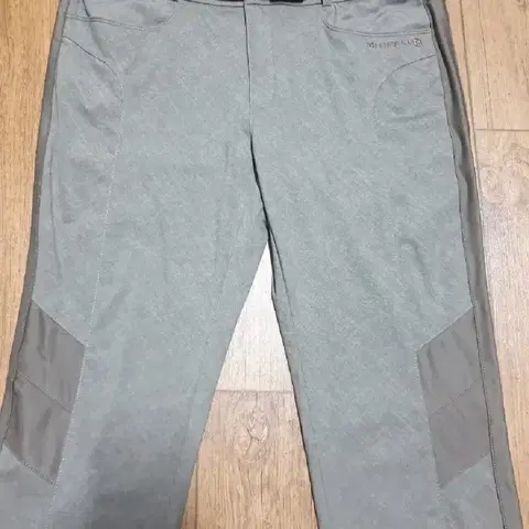 머렐 아웃도어 바지 32인치입니다