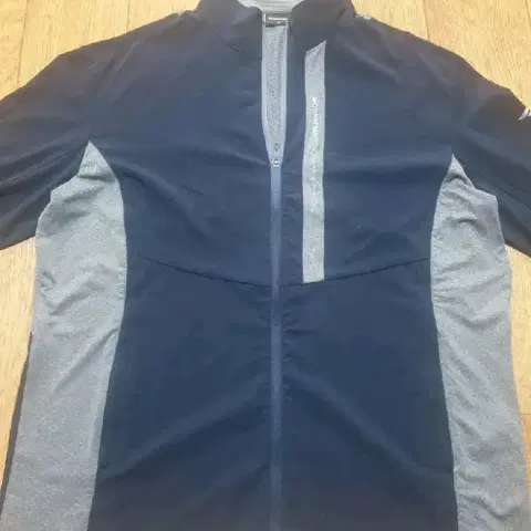 프로스펙스 운동복 집업 115 사이즈입니다