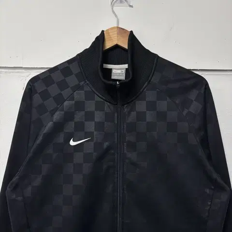 나이키 스우시 체커보드 트랙탑