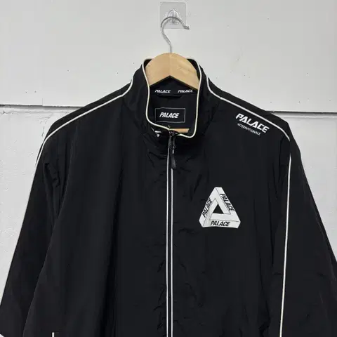 팔라스 18FW 파이프 다운 자켓