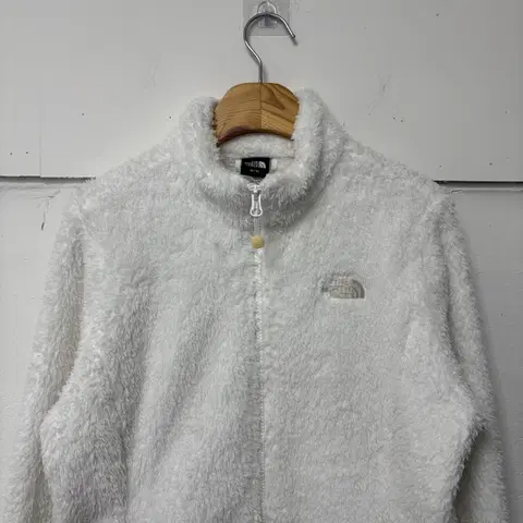 노스페이스 화이트 플리스 자켓