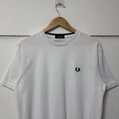 프레드페리 화이트 반팔