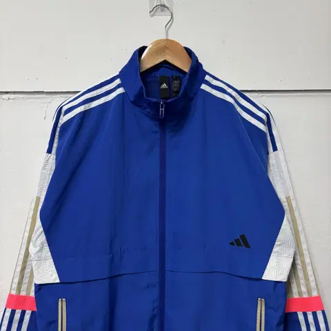 아디다스 블루 이퀍먼트 바람막이
