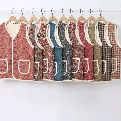 꽃무늬 퀼팅 조끼 랜덤 발송 김장조끼 ㅡ새상품