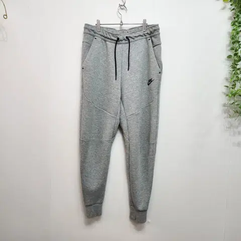 나이키 21'SS 테크팩 조거팬츠 M 사이즈