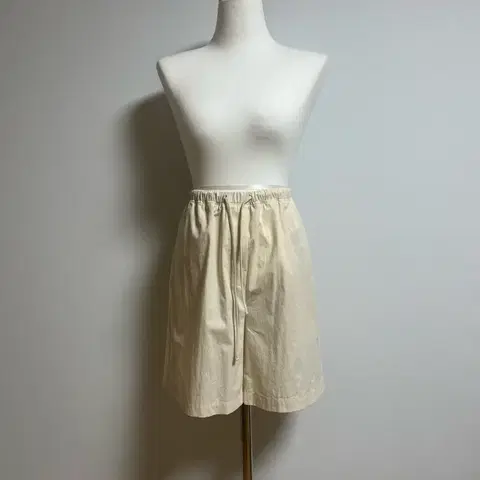 [새상품] 르로브 밴딩 반바지