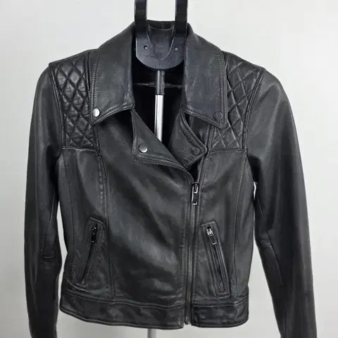 마시모두띠 여성 가죽 자켓입니다사이즈 S