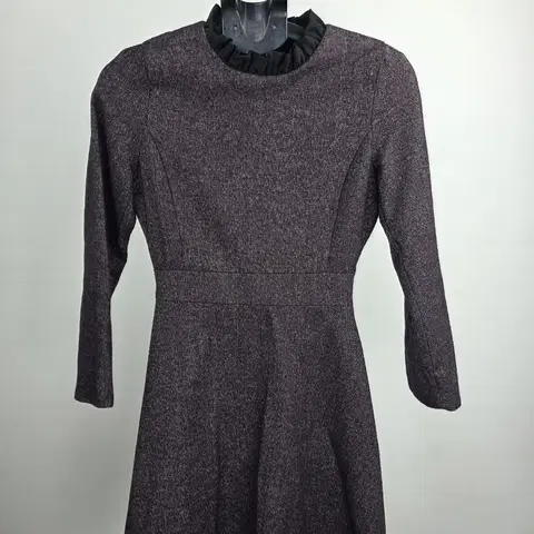 OZOC 브랜드의 러플넥 원피스입니다- 사이즈는 55/ 상태 좋음