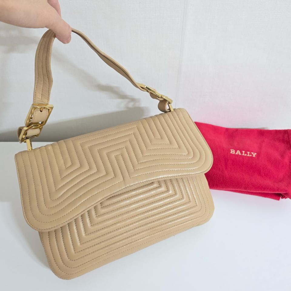 정품) 발리 퀼팅 여성 토트백 베이지