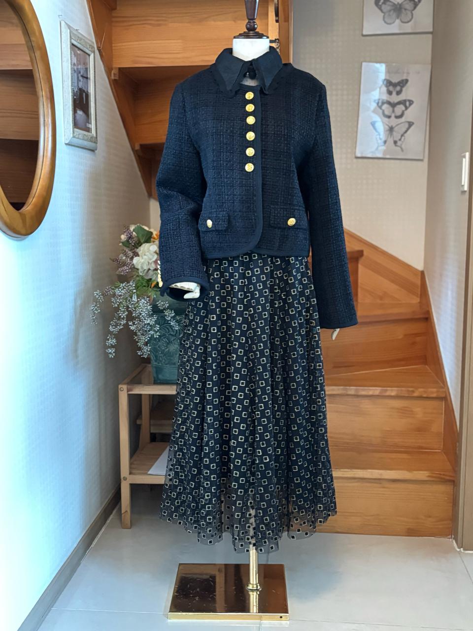 트위드 자켓 + 스퀘어 패턴 롱 스커트