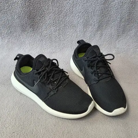 (230)나이키 로쉬 투 블랙 런닝운동화